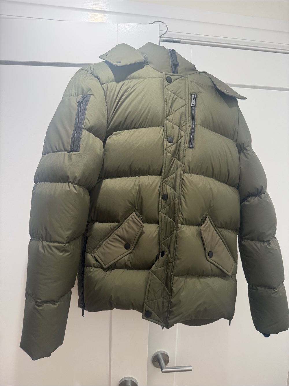 Moose Knuckles Olive Green Puffer Everest 3Q Puffer Jacket